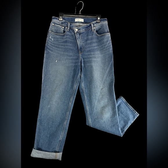 Abercrombie & Fitch The 90’s Straight Ultra High-Rise Denim NWT, Size 31 - Picture 1 of 5